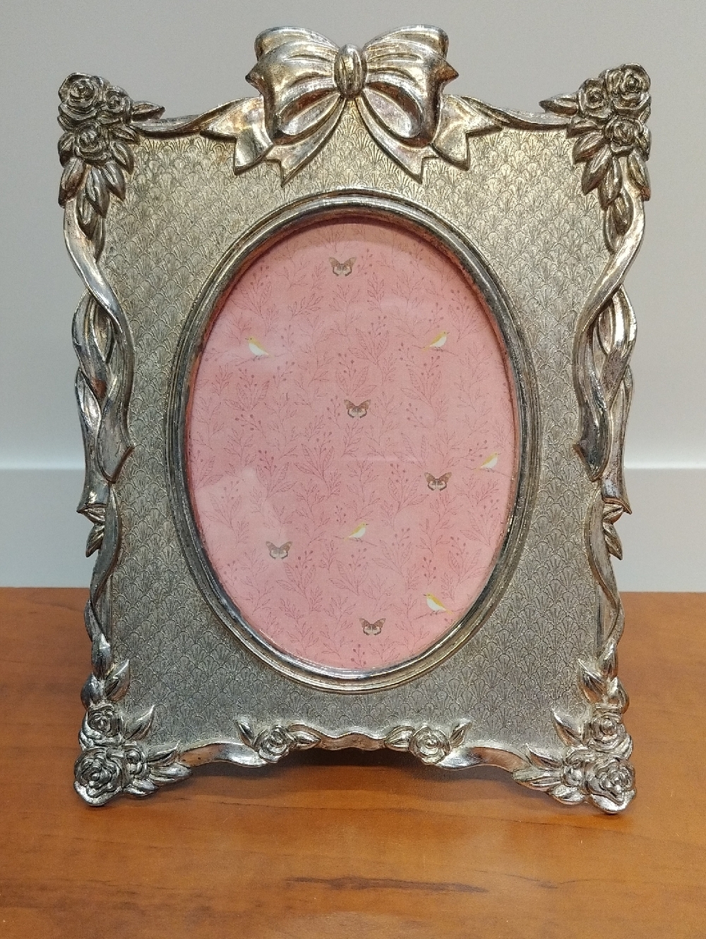 VT Burnes Of Boston Silver-toned Metal Picture Frame with Antiqued Finish 4X6